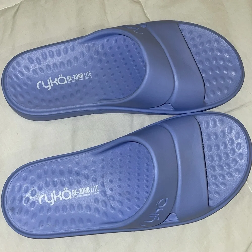 Ryka slides